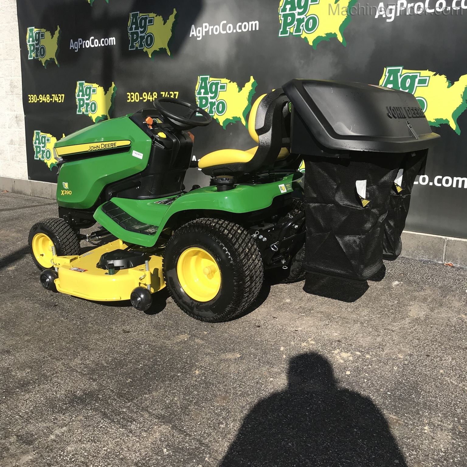 2020 John Deere X390 Image 3