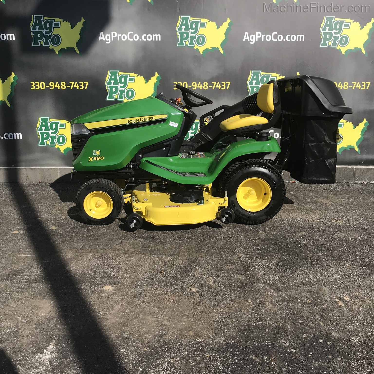 2020 John Deere X390 Image 1