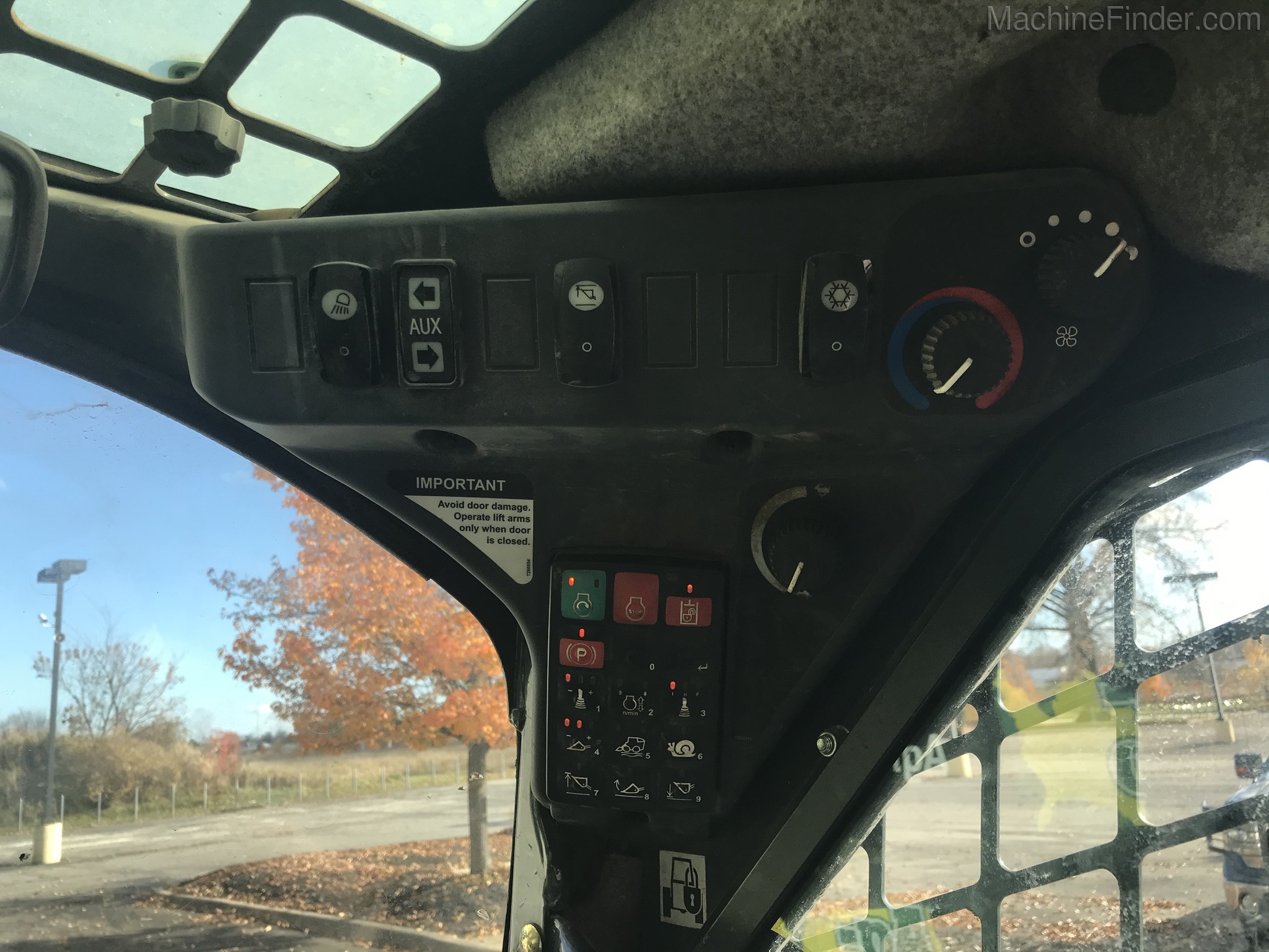 2017 John Deere 324E Image 13