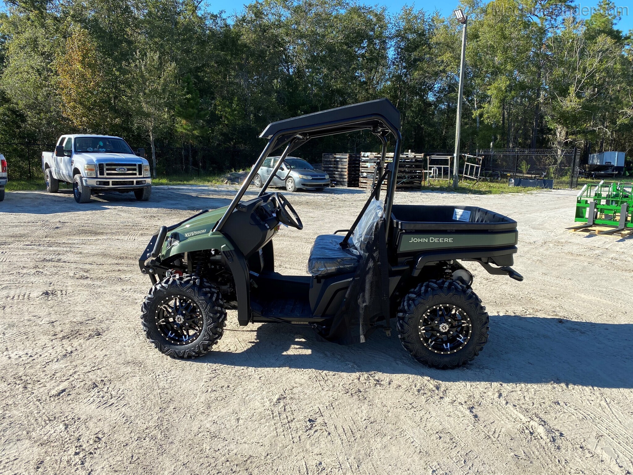 2021 John Deere 590M Image 2