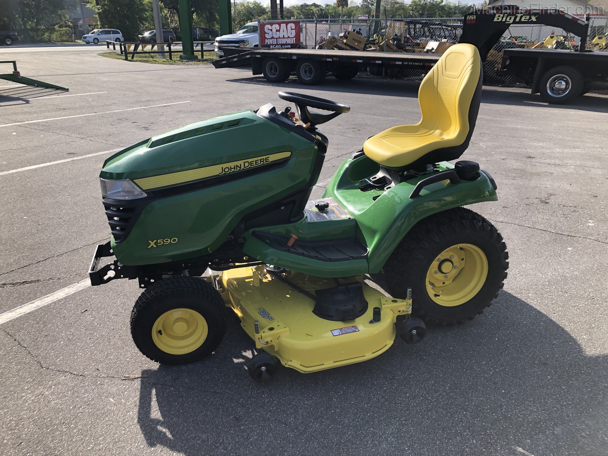 2021 John Deere X590 Image 4
