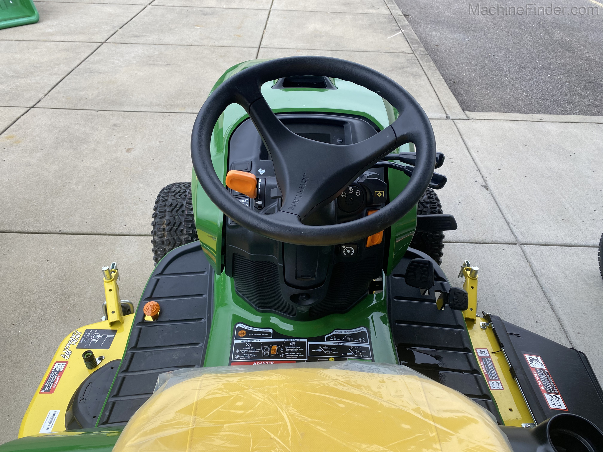 2021 John Deere X758 Image 4