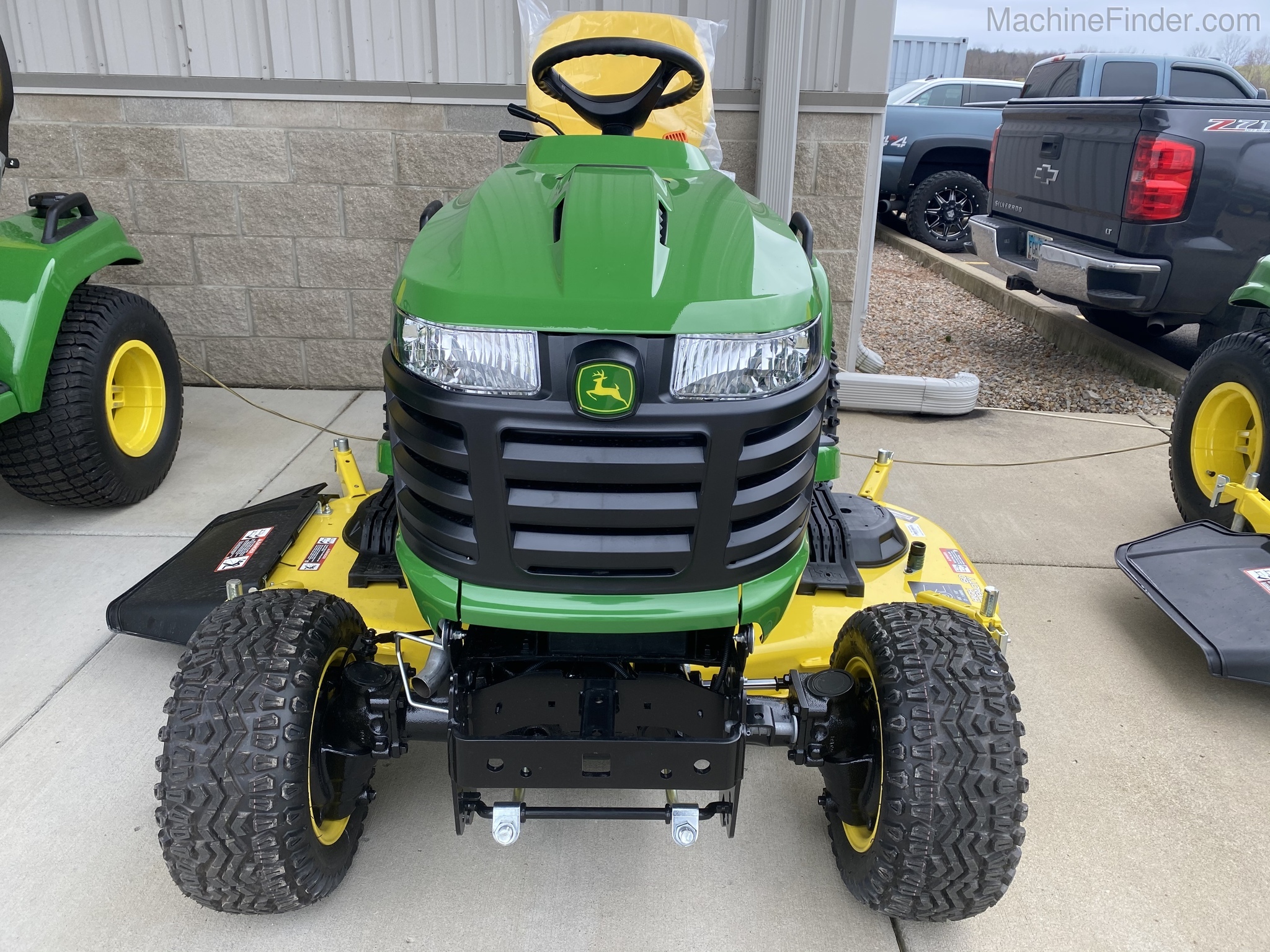2021 John Deere X758 Image 2