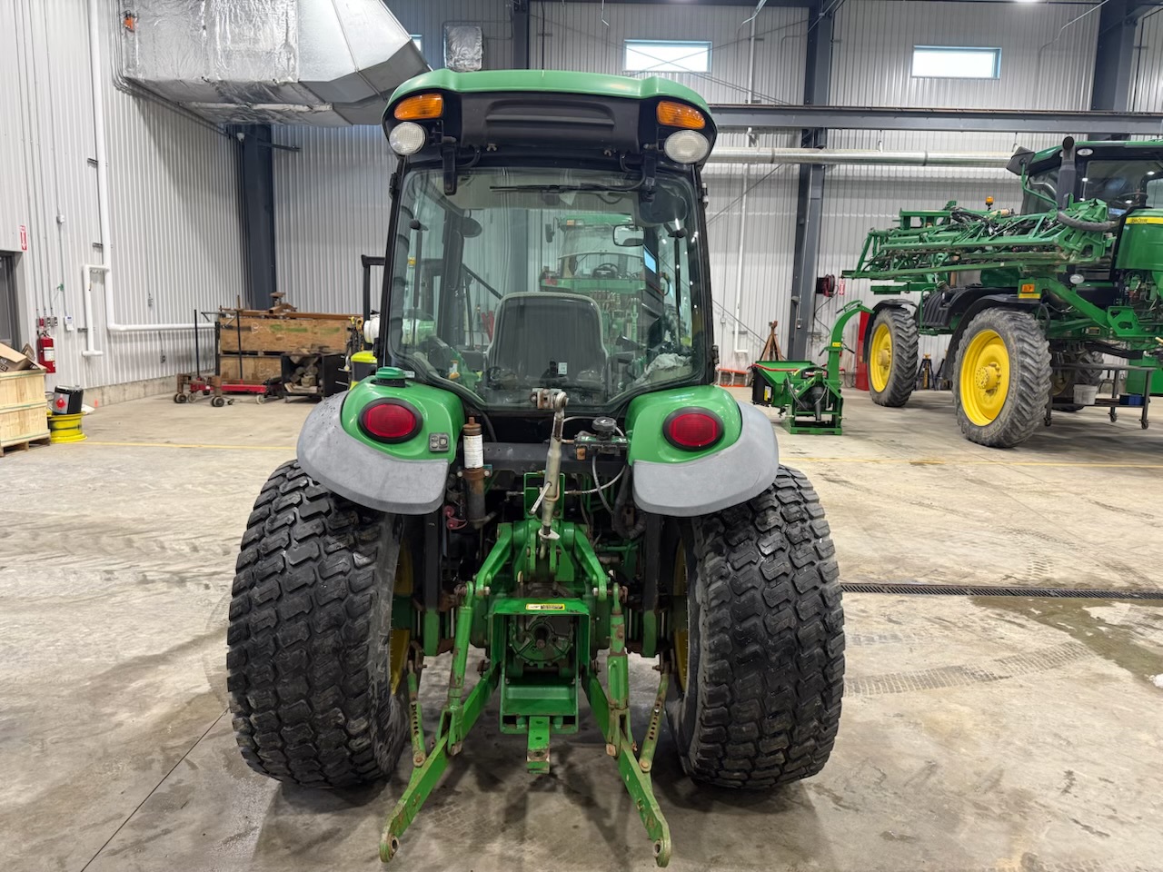 2016 John Deere 4066R Image 4