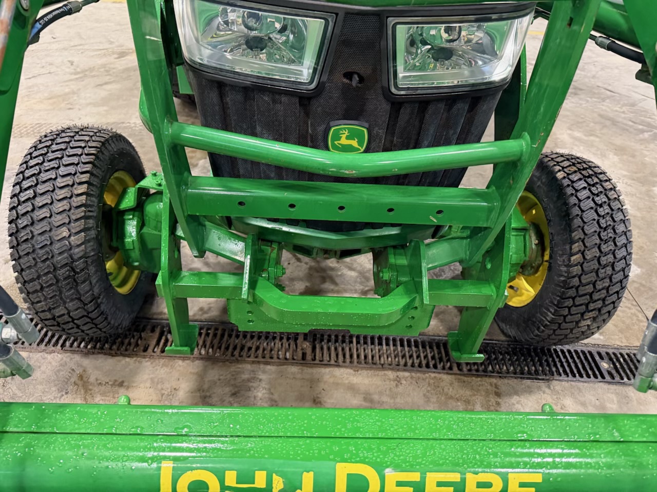 2016 John Deere 4066R Image 13