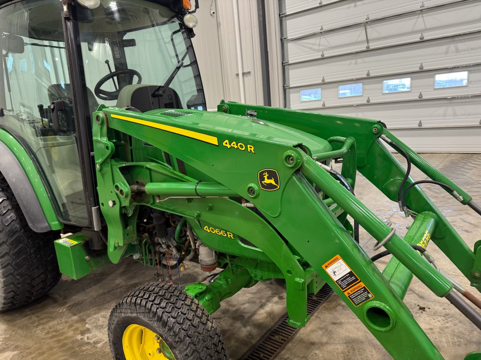 2016 John Deere 4066R Image 14