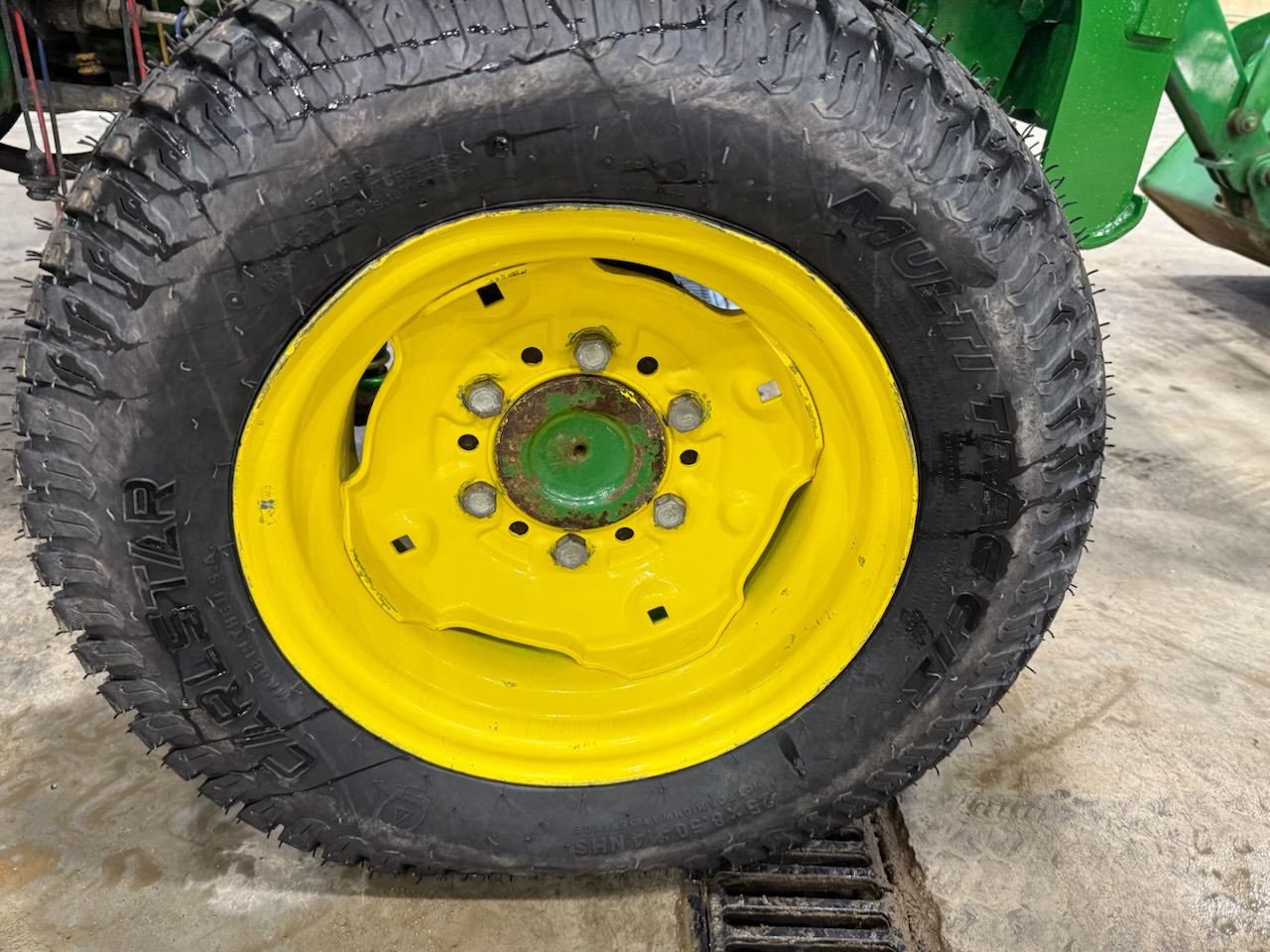2016 John Deere 4066R Image 24