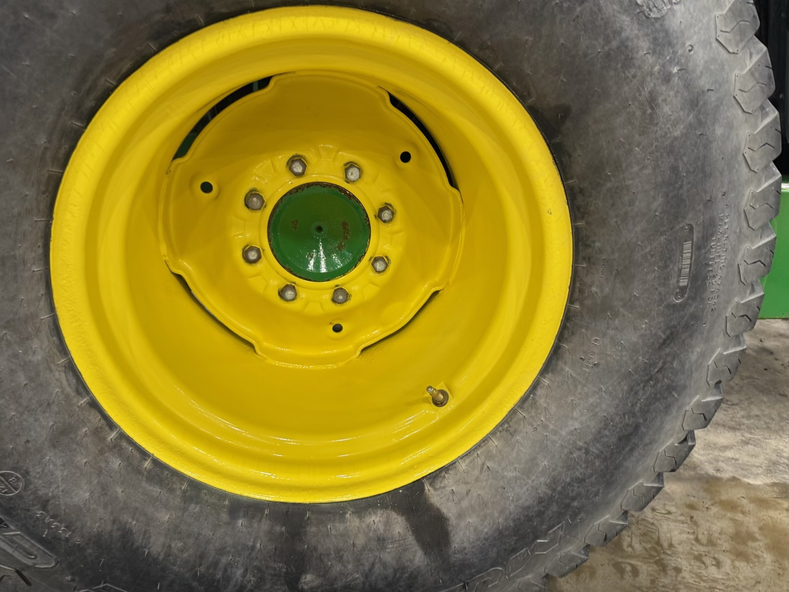 2016 John Deere 4066R Image 25