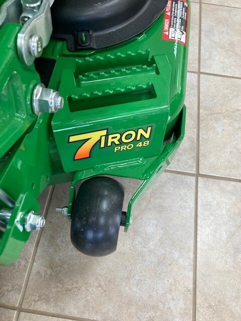 2025 John Deere Z920M Image 3