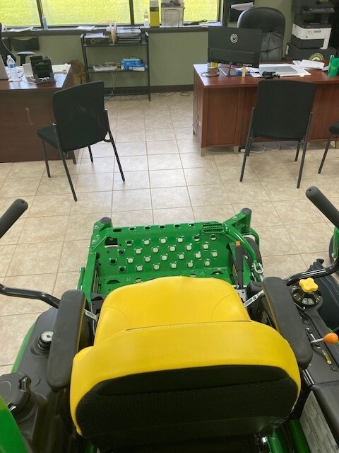 2025 John Deere Z920M Image 8