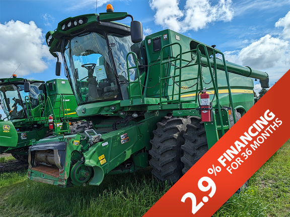 Photo of a 2012 John Deere S690