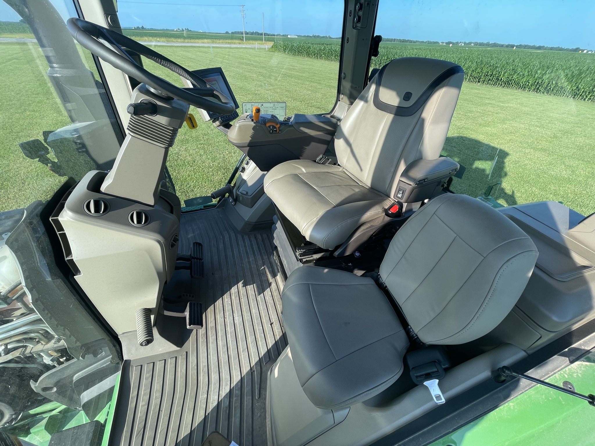  2023 John Deere 8RX 410 at Heritage Tractor in Quincy, IL