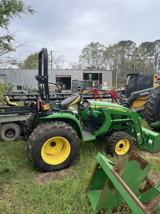 John Deere 3025E Photo 3