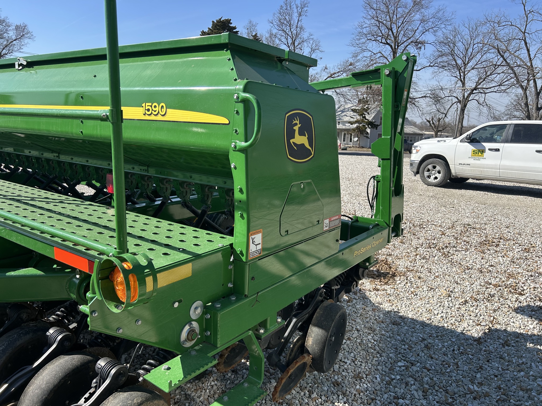 John　ピラー 2001 John Deere 1560 - Sydenstricker Nobbe Partners