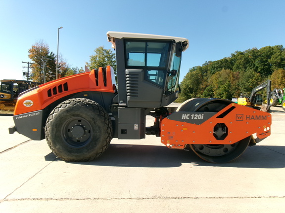 2023 Hamm HC120I