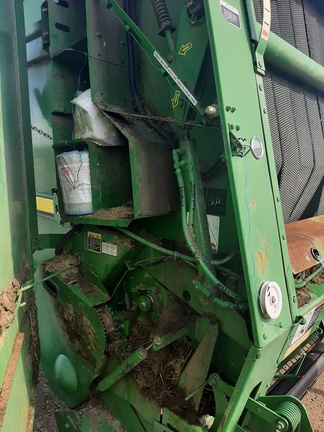 Used 2007 John Deere 568 Round Balers at Horizon Ag & Turf in Falher, AB - Photo8