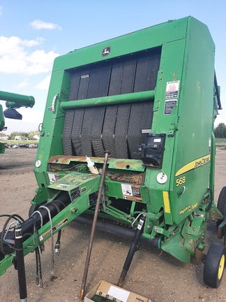 Used 2007 John Deere 568 Round Balers at Horizon Ag & Turf in Falher, AB - Photo2