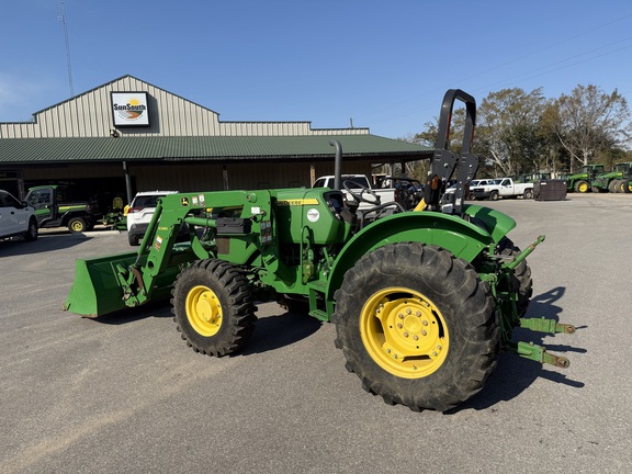 2017 John Deere 5055E Photo 1