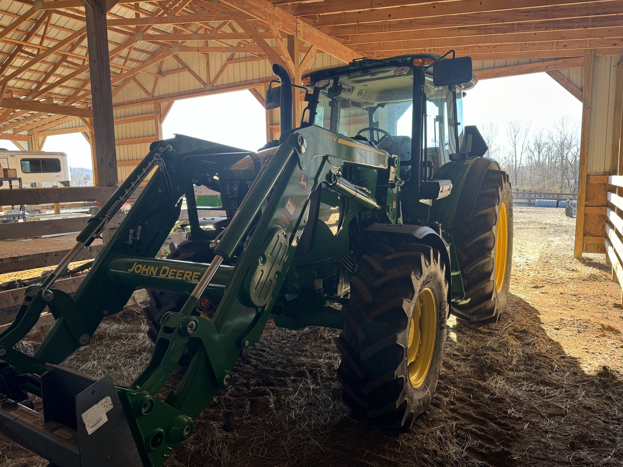 2023 John Deere 6135E Cab Image 7