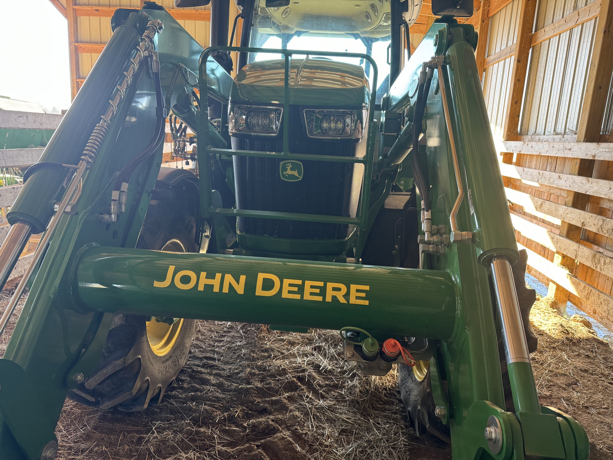 2023 John Deere 6135E Cab Image 9