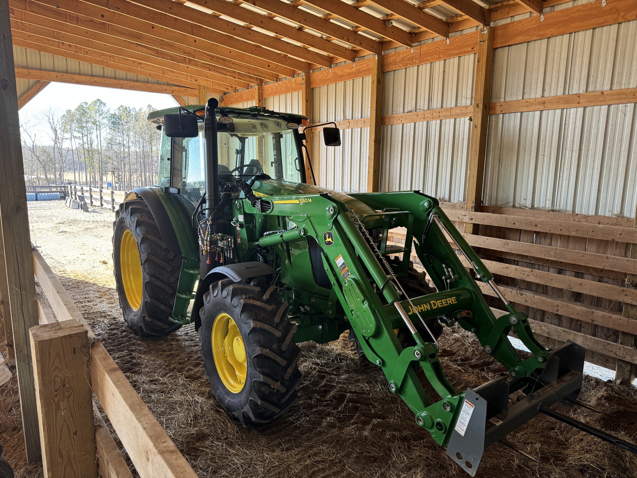 2023 John Deere 6135E Cab Image 5