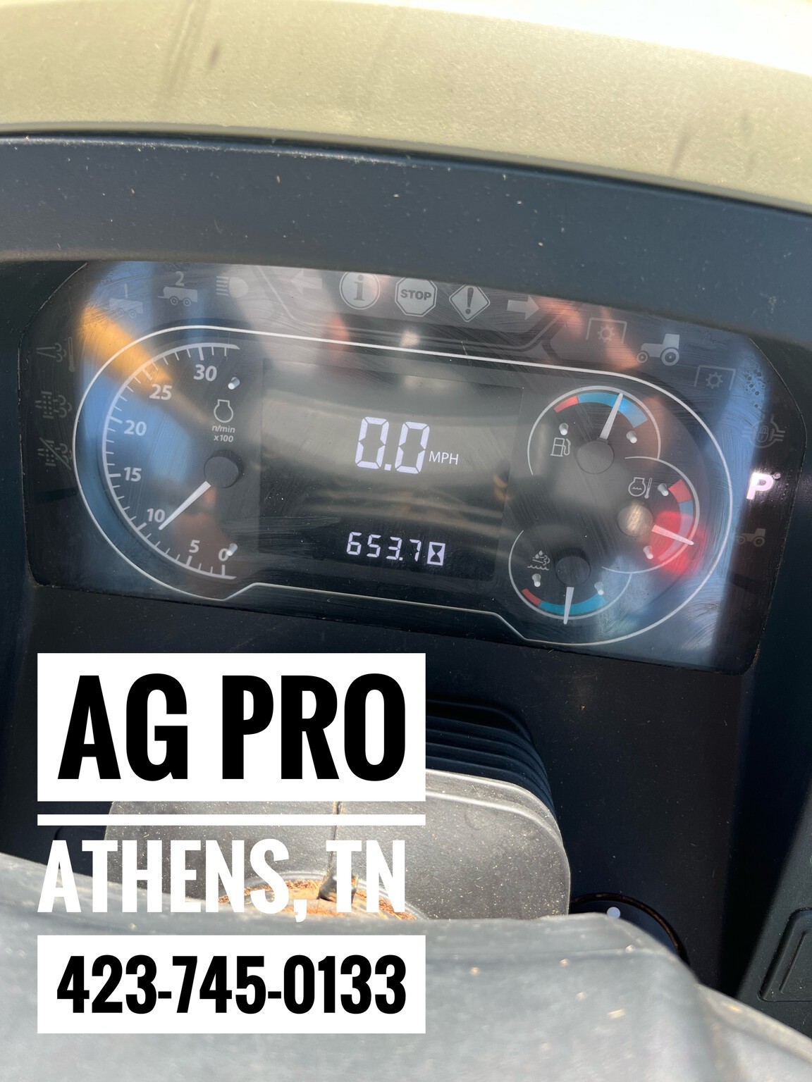 2016 John Deere 5100M Image 2