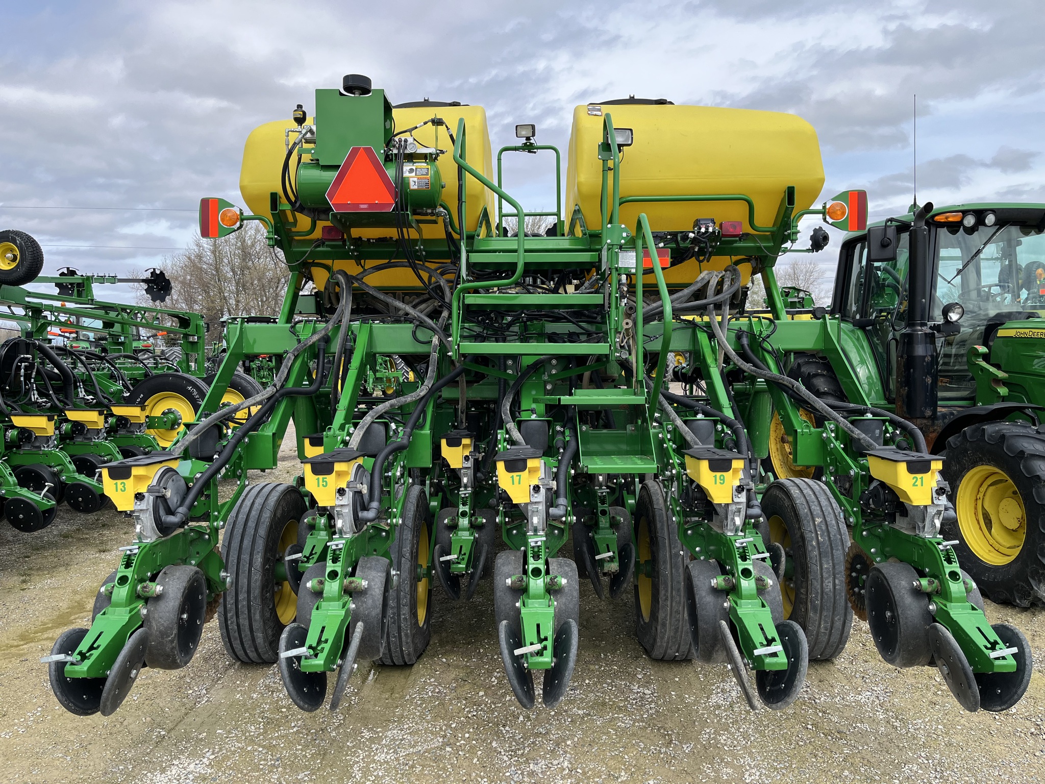 2019 John Deere 1795 Planters: Drawn