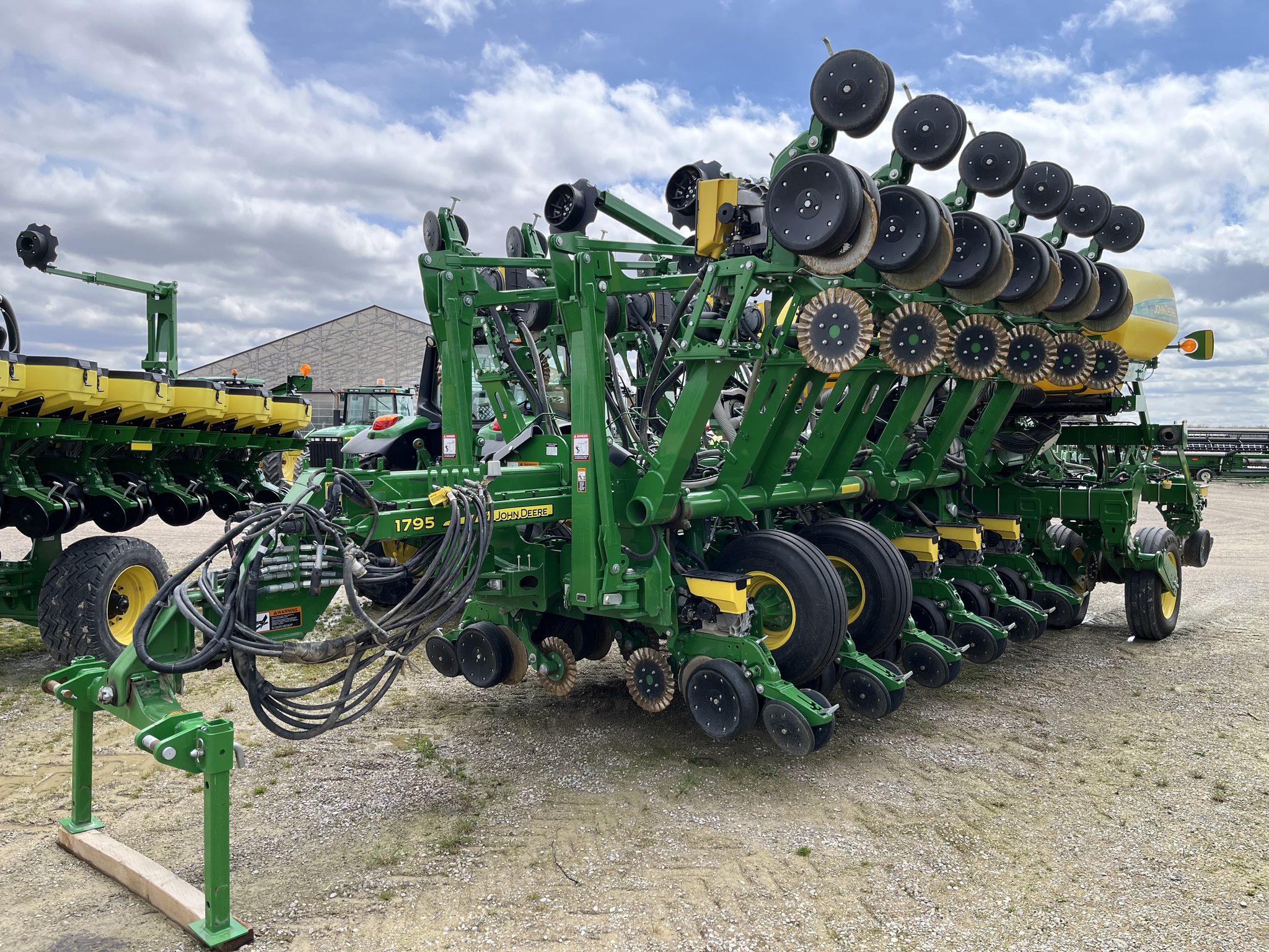 2019 John Deere 1795 Planters: Drawn