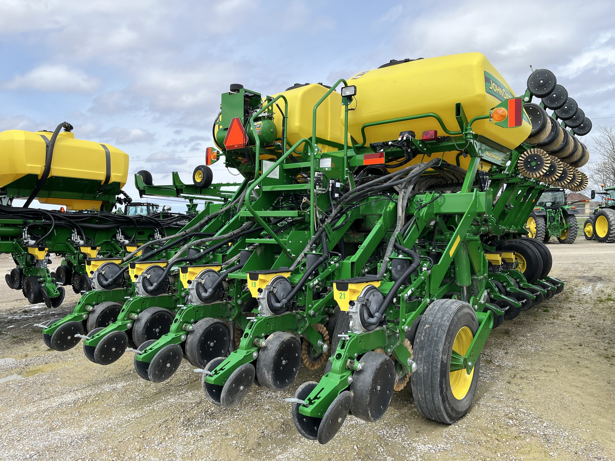2019 John Deere 1795 Planters: Drawn