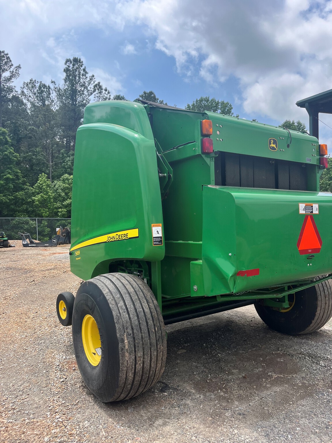 2013 John Deere 569 Premium Image 4