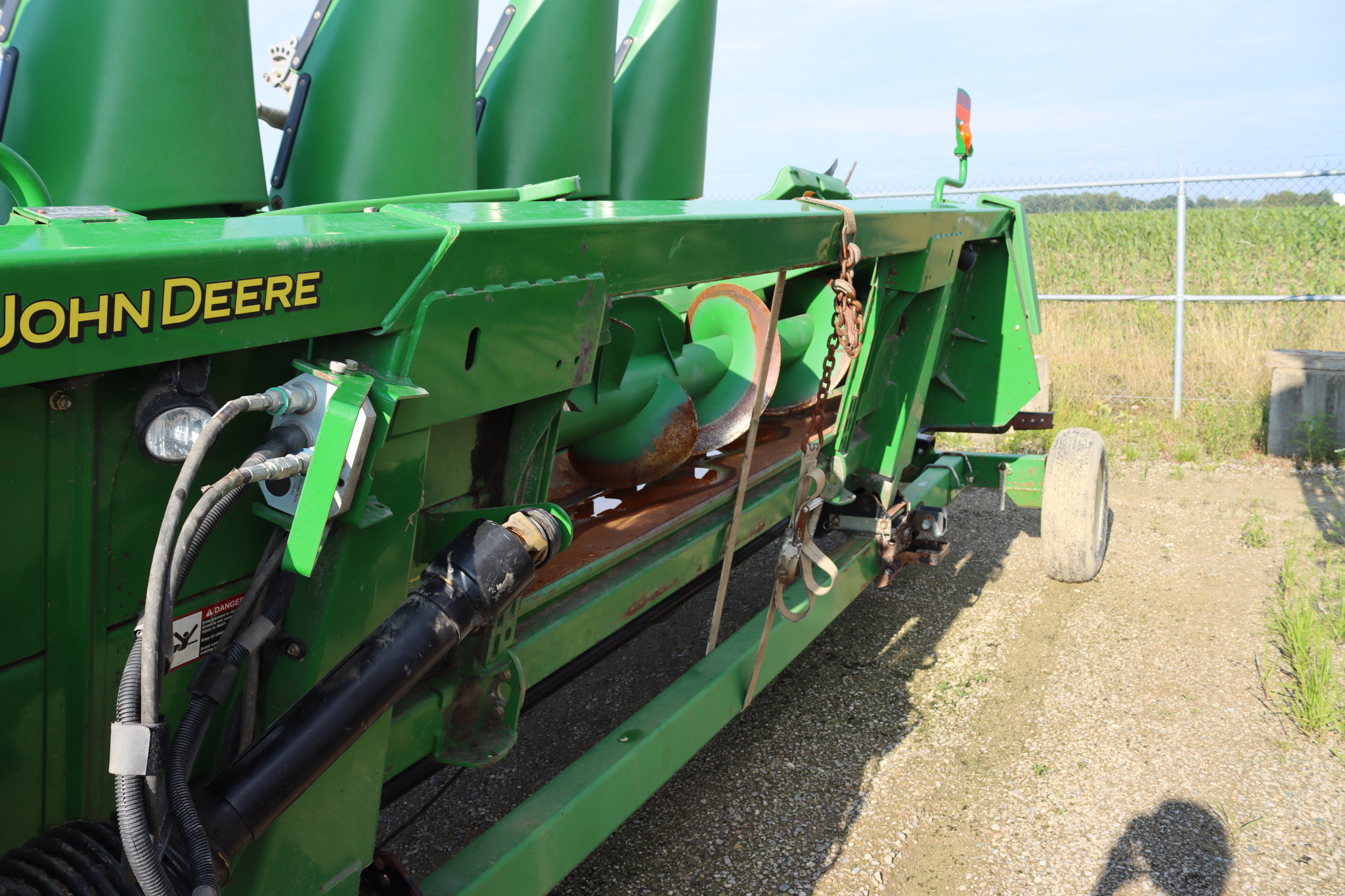 2009 John Deere 606C Corn and Row Crop headers