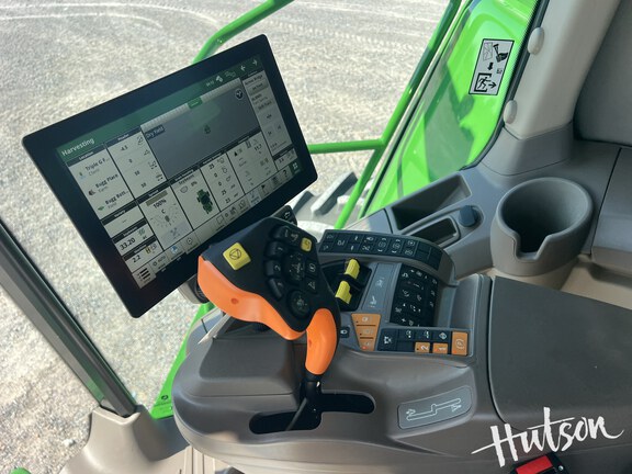 Photo of 2024 John Deere S780