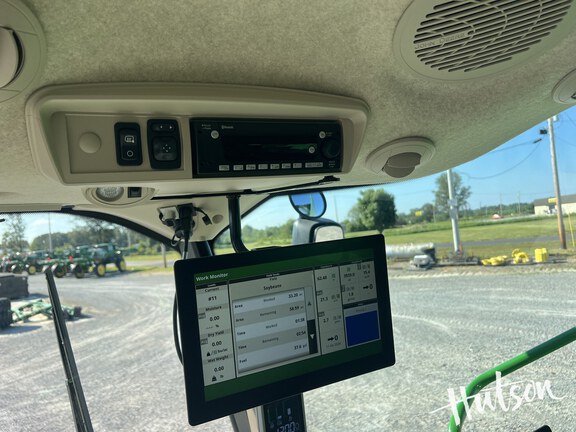 Photo of 2024 John Deere S780