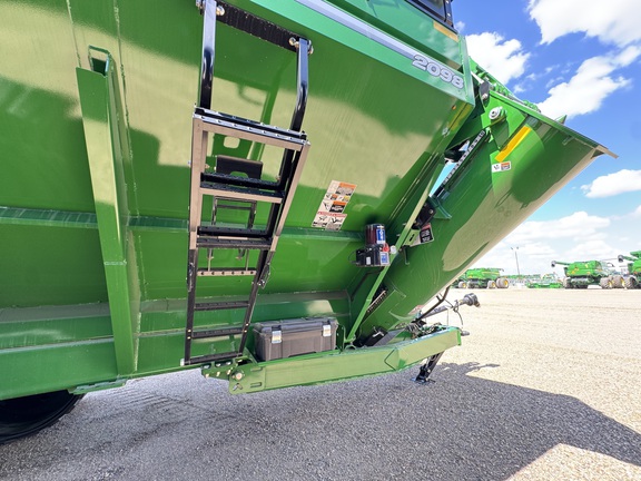 New In-Stock 2024 Brent 2098 Grain Carts at Horizon Ag & Turf in Lloydminster, AB - Photo6