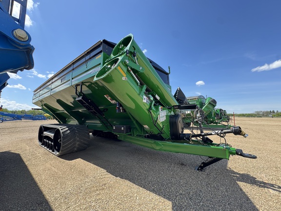 New In-Stock 2024 Brent 2098 Grain Carts at Horizon Ag & Turf in Lloydminster, AB - Photo2