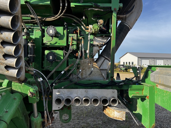 2024 John Deere 800R - Photo24