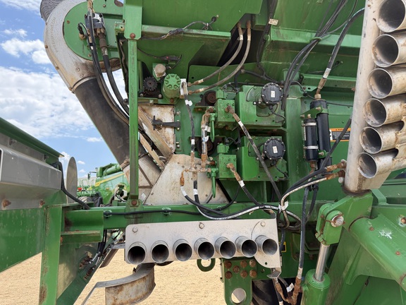 2024 John Deere 800R - Photo23
