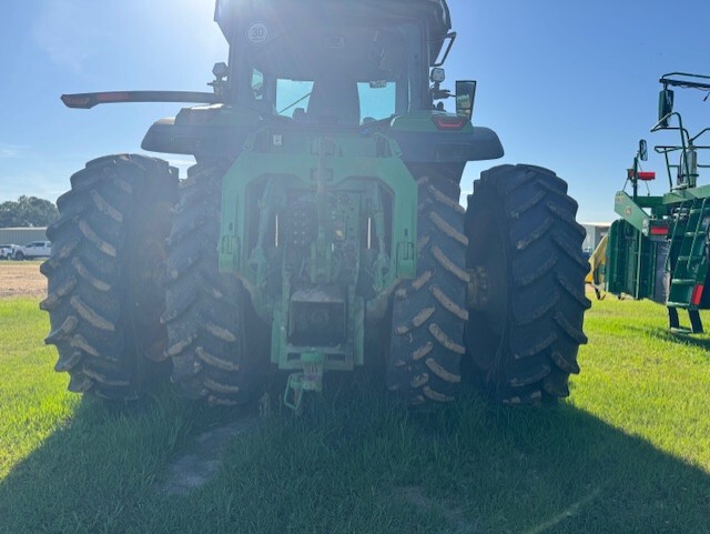 2023 John Deere 8R 370 Image 3
