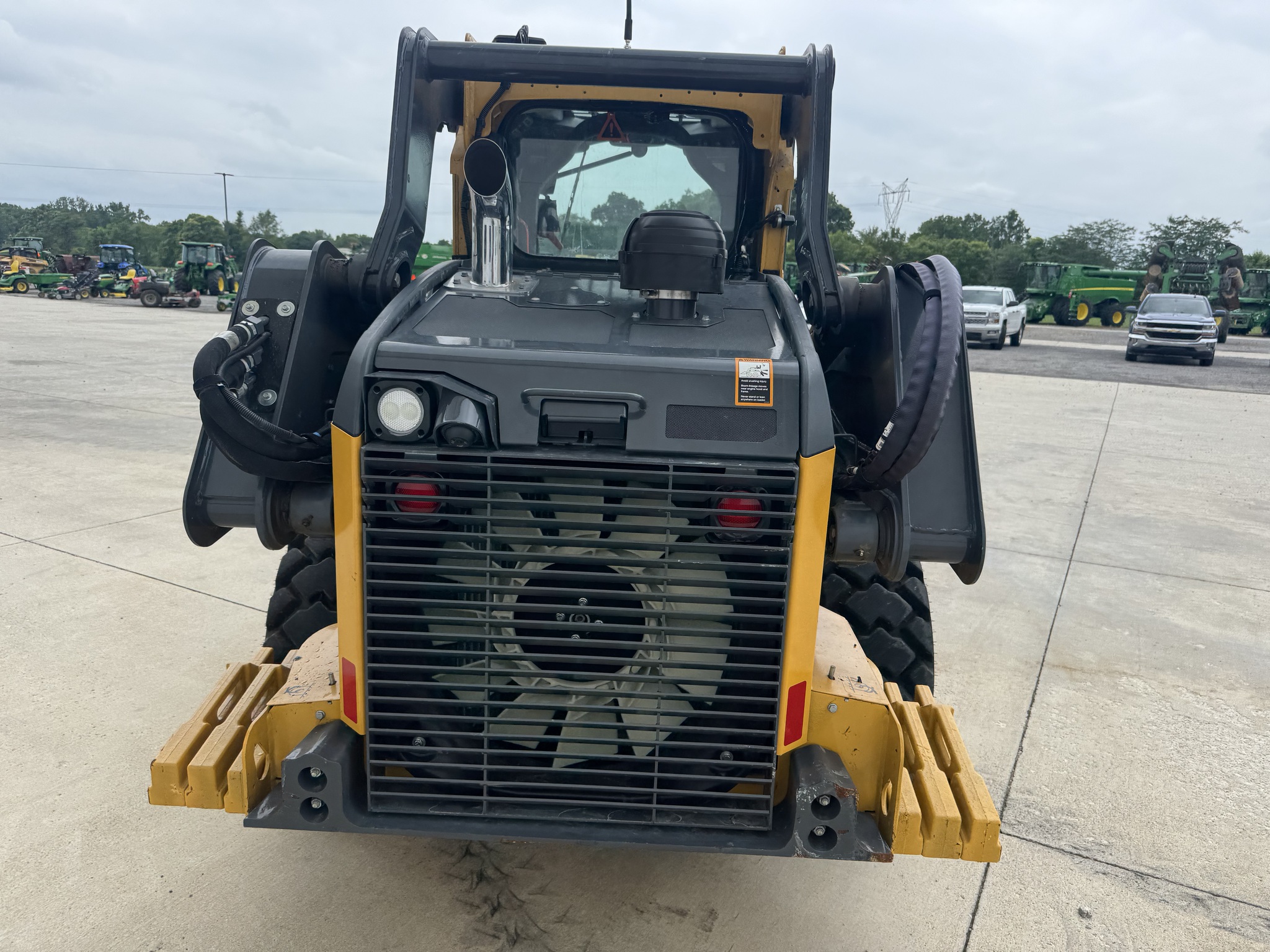 2023 John Deere 324G Image 5
