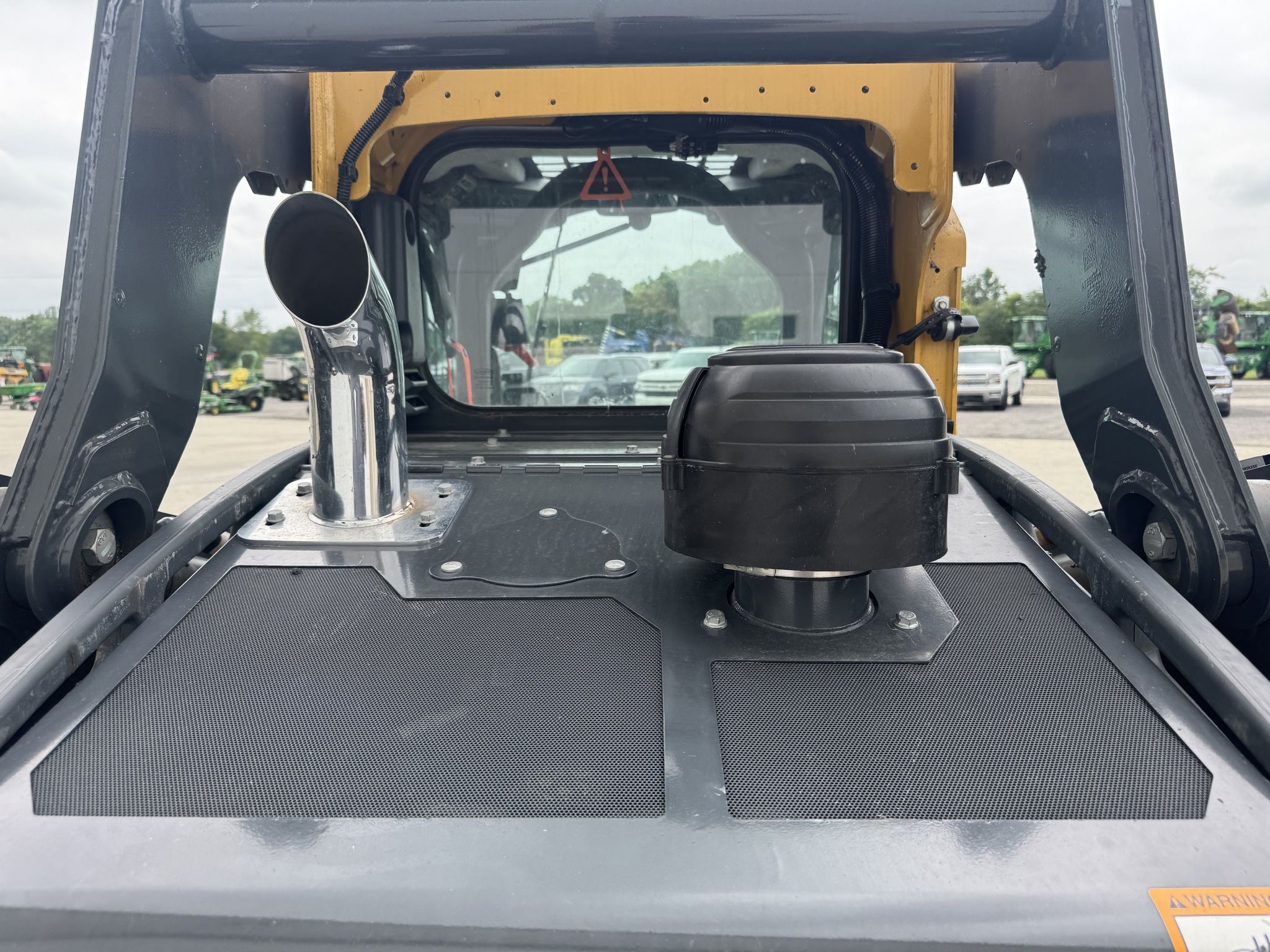 2023 John Deere 324G Image 12