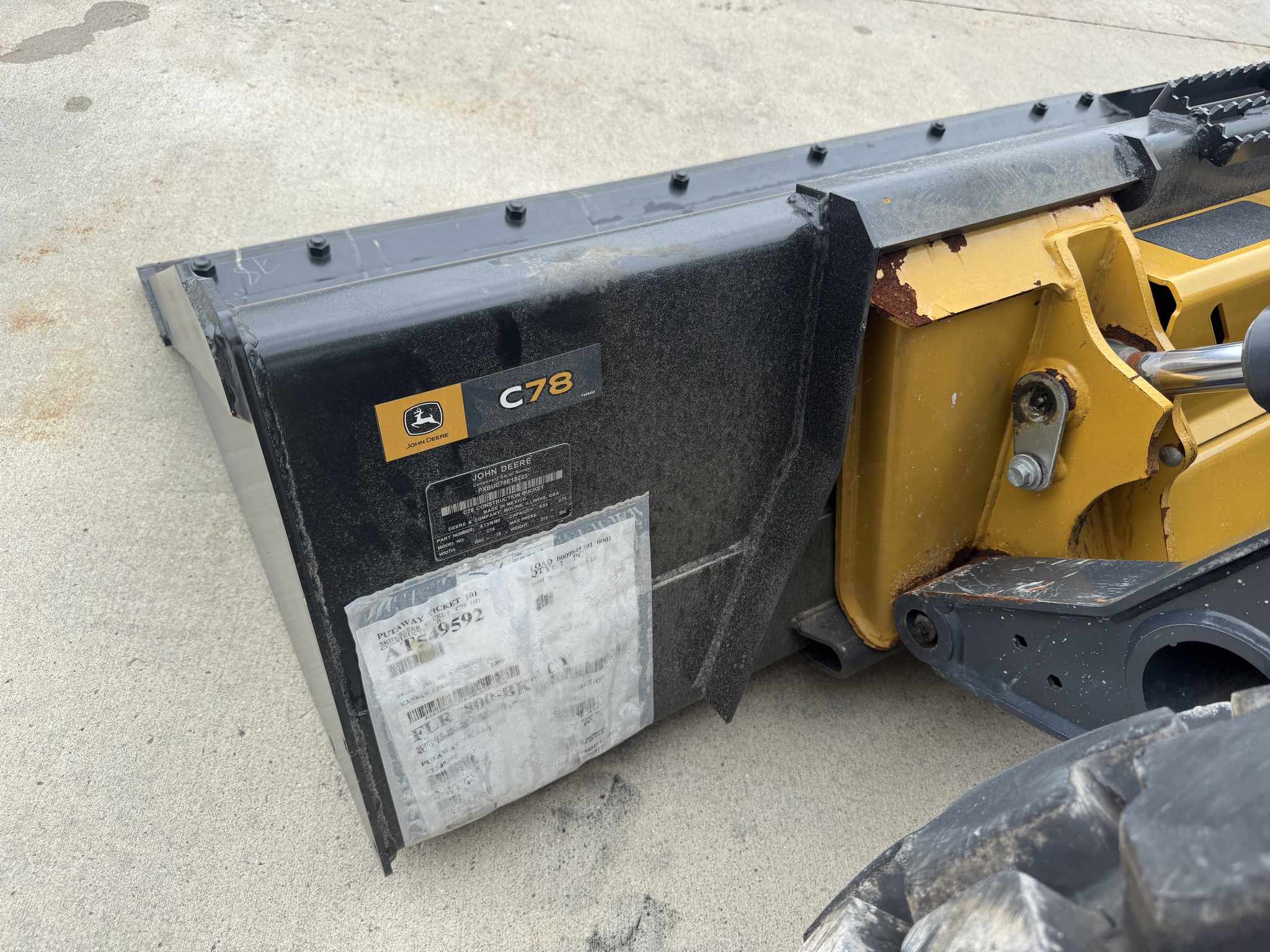 2023 John Deere 324G Image 13