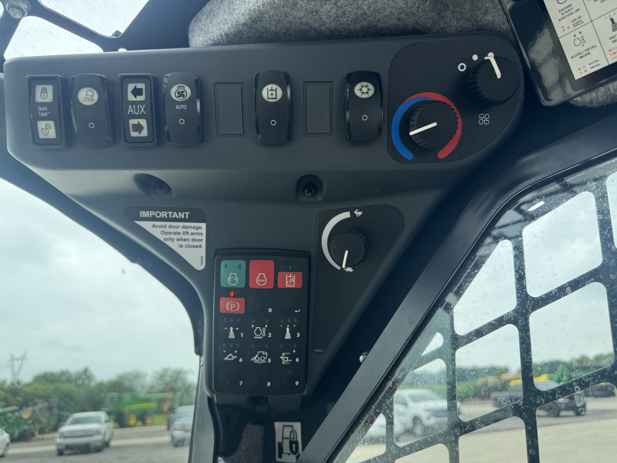 2023 John Deere 324G Image 18