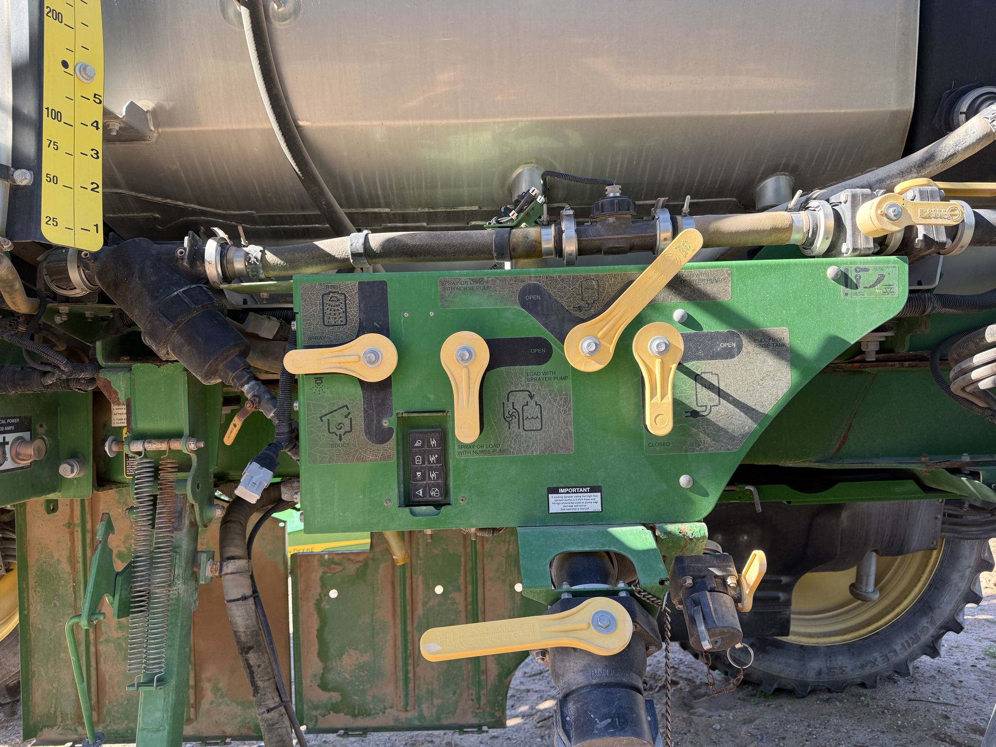 2015 John Deere R4038 Image 10