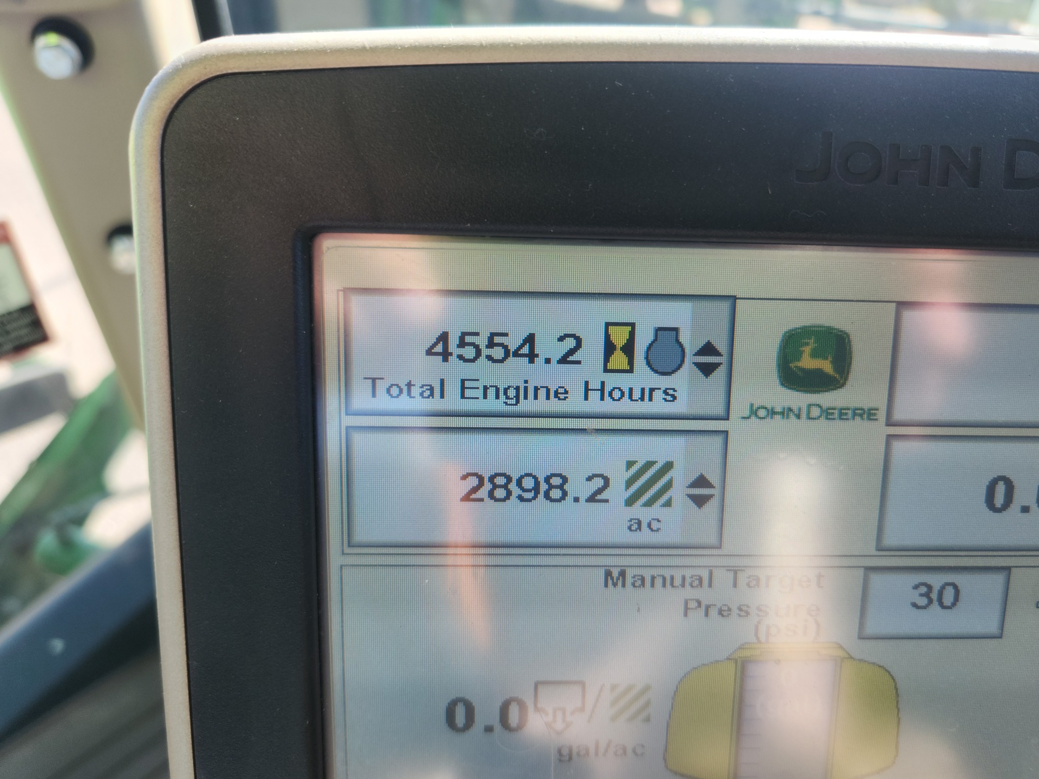 2015 John Deere R4038 Image 16