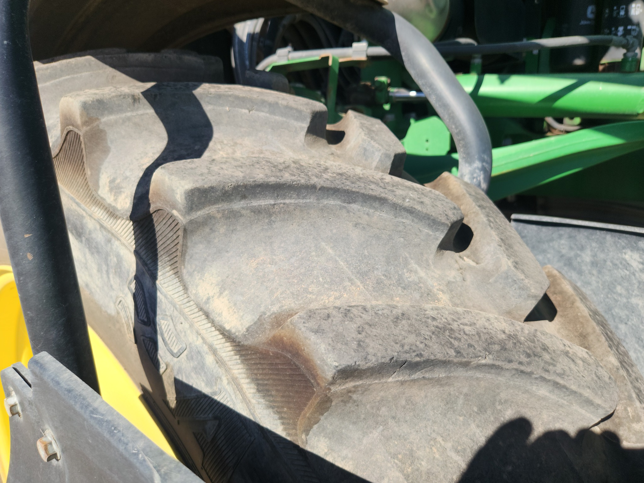2015 John Deere R4038 Image 25
