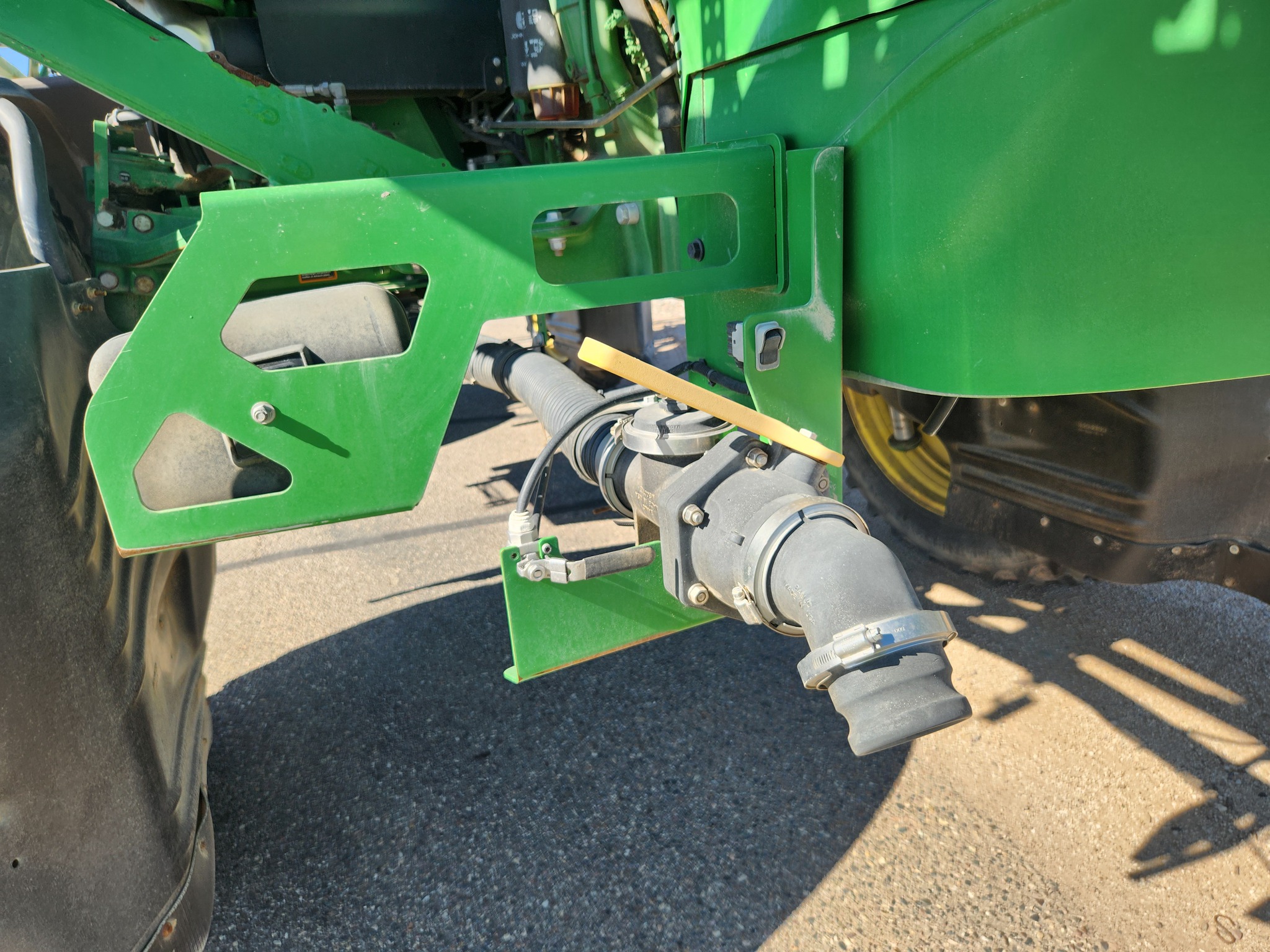 2015 John Deere R4038 Image 20