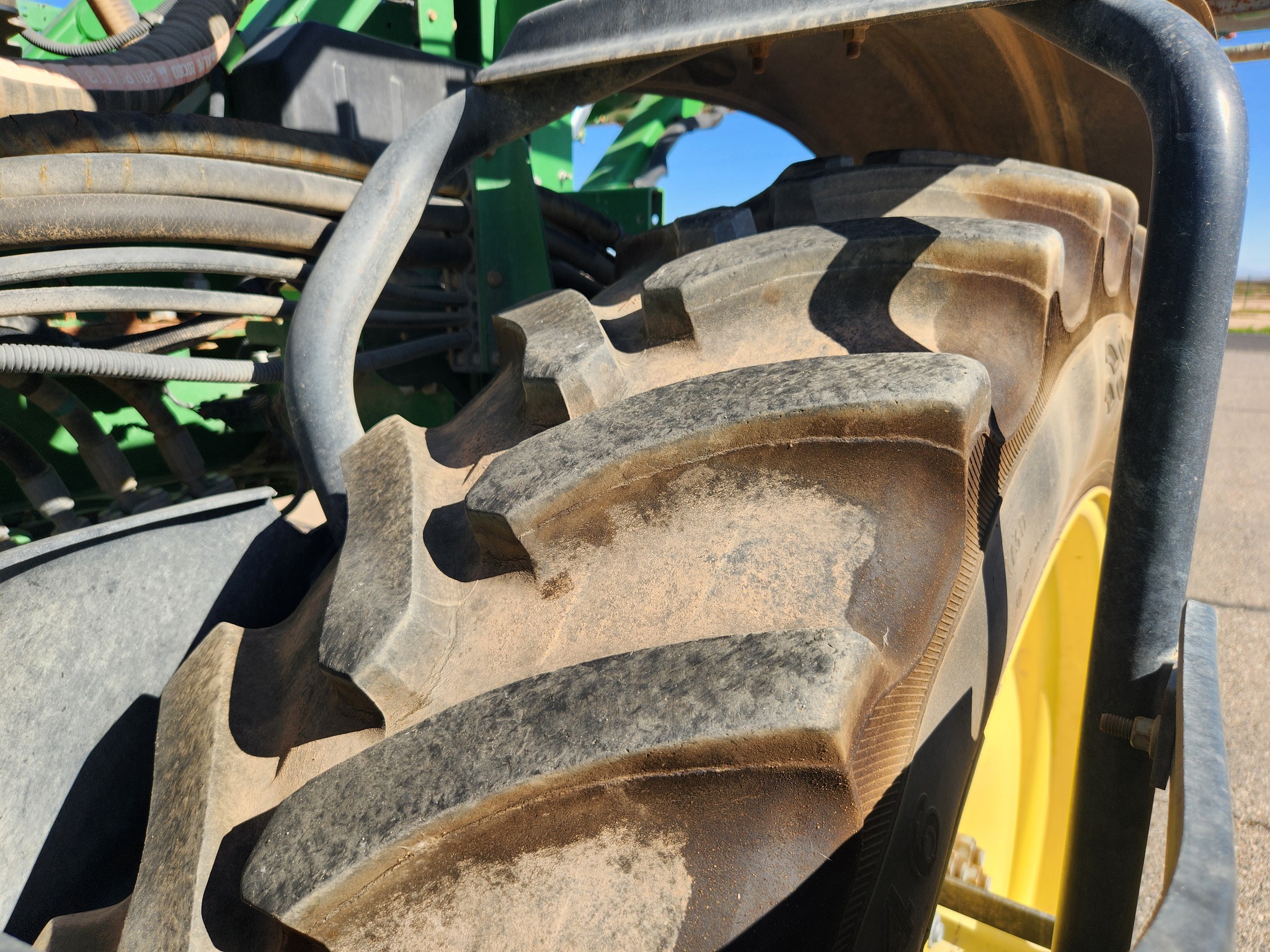 2015 John Deere R4038 Image 27