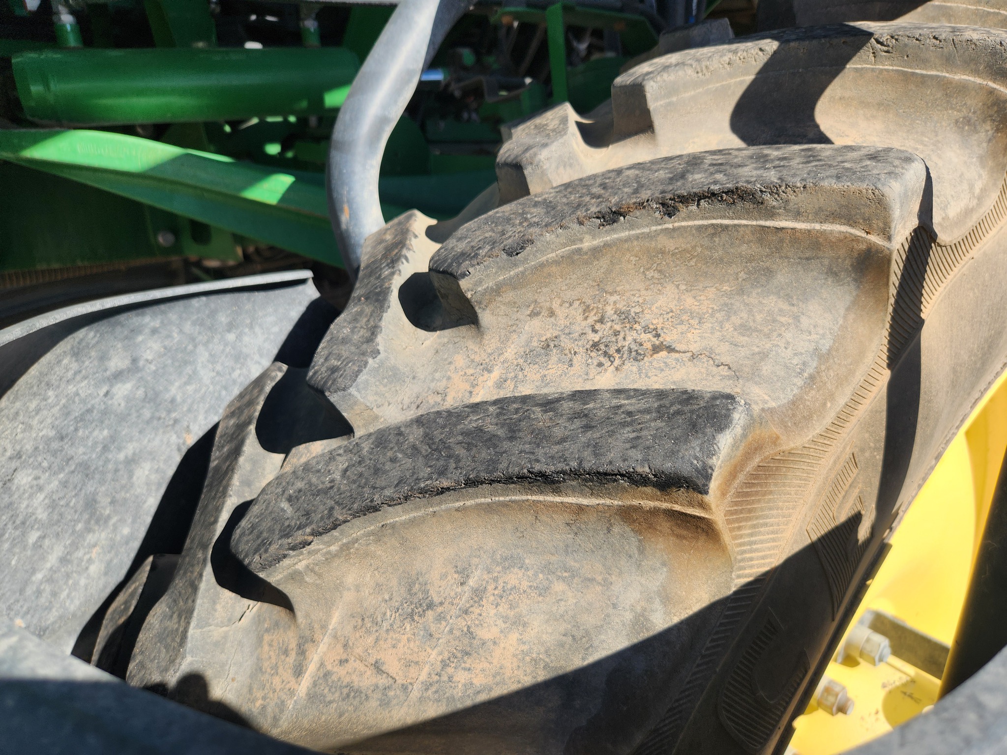 2015 John Deere R4038 Image 28