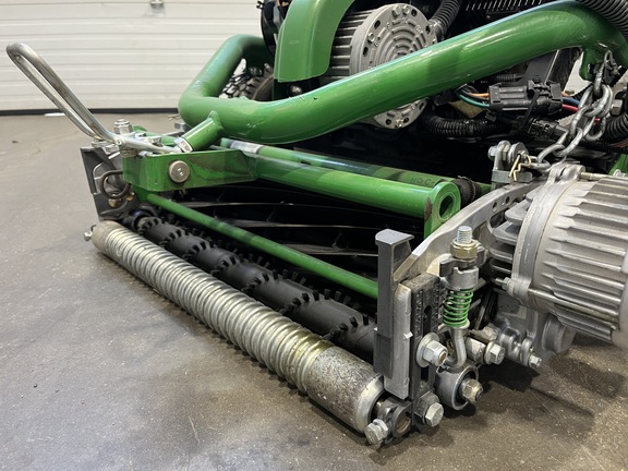 Used 2015 John Deere 220E-Cut Walk Greens Mower Walking Greens Mowers at Horizon Ag & Turf in Calgary, AB - Photo5