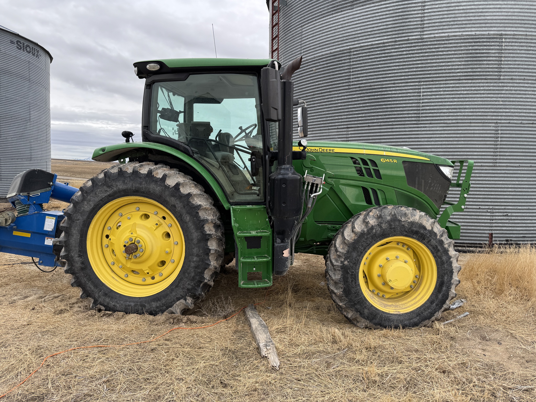 2019 John Deere 6145R Image 2